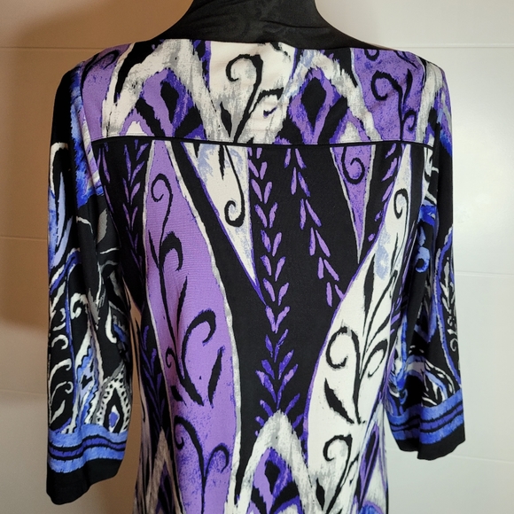 Three quarter sleeved dress - Picture 4 of 16